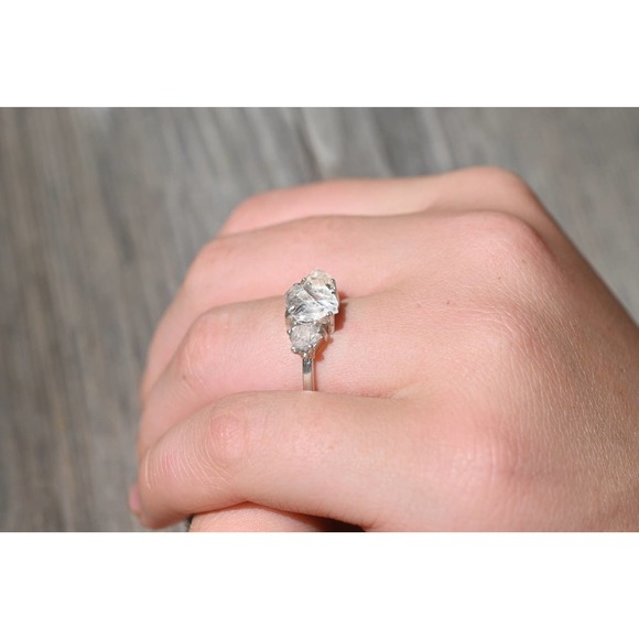 COPY - Engagement rings, alternative diamond ring, raw stone ring, - Picture 4 of 5